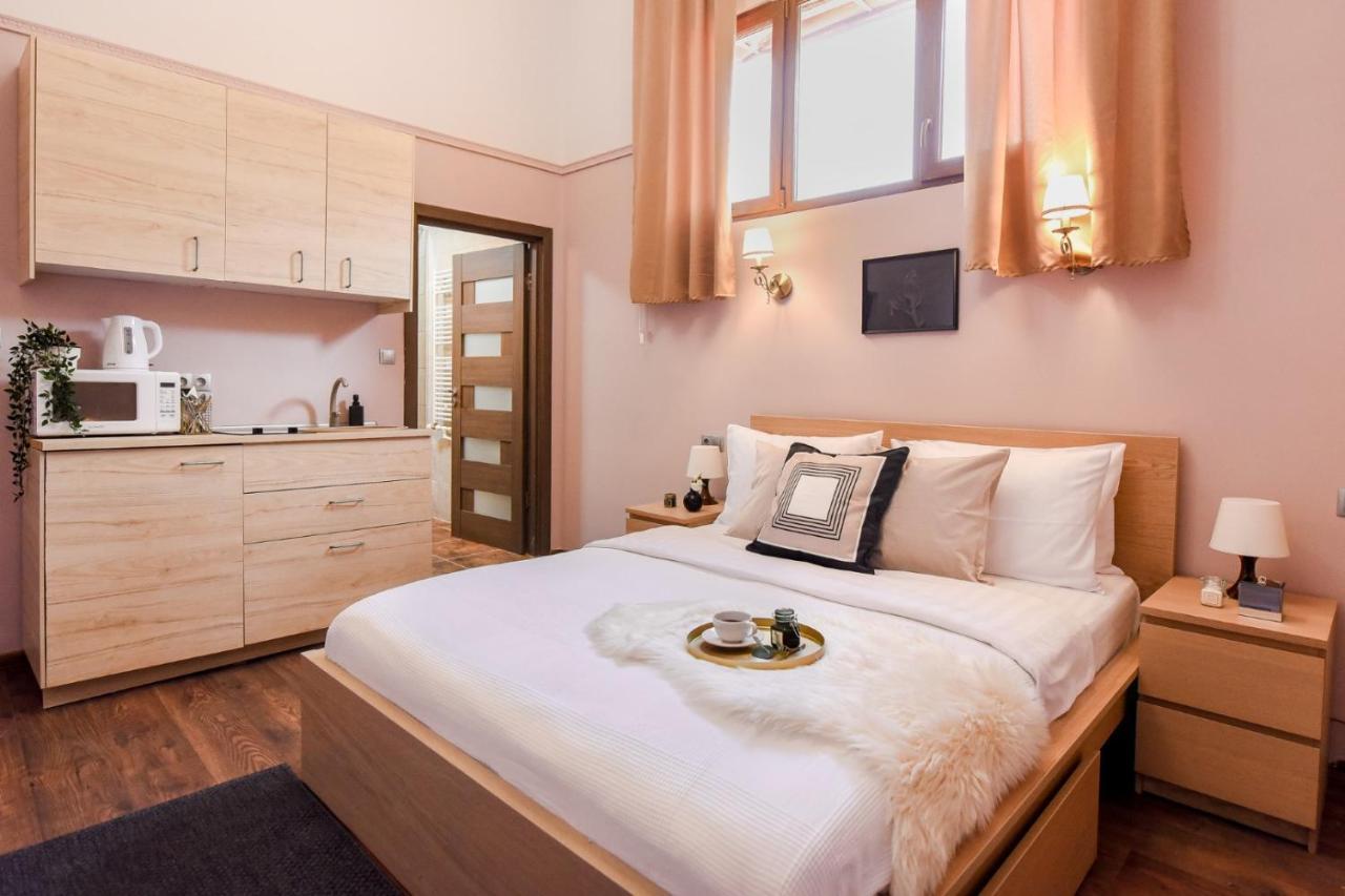 Le Petit & Cosy - Best Location Old Town & Quiet Boekarest Buitenkant foto