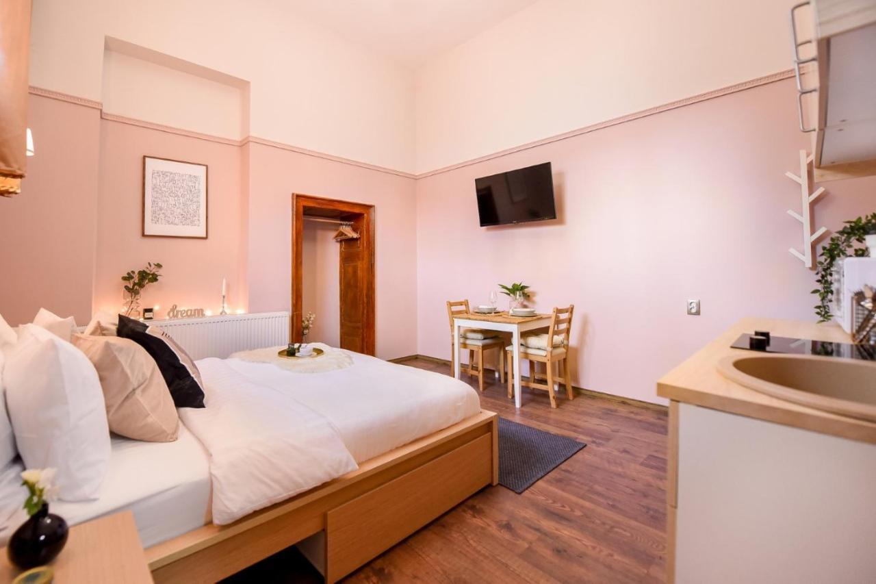 Le Petit & Cosy - Best Location Old Town & Quiet Boekarest Buitenkant foto