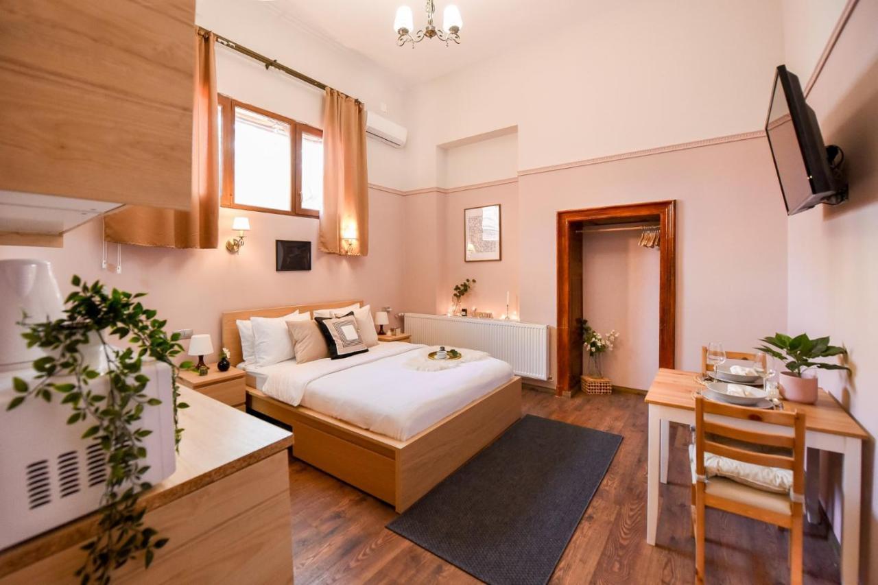 Le Petit & Cosy - Best Location Old Town & Quiet Boekarest Buitenkant foto