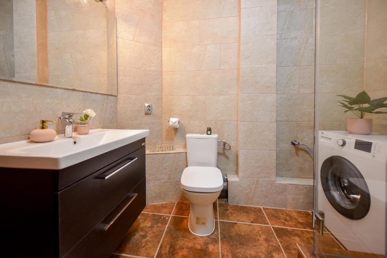 Le Petit & Cosy - Best Location Old Town & Quiet Boekarest Buitenkant foto