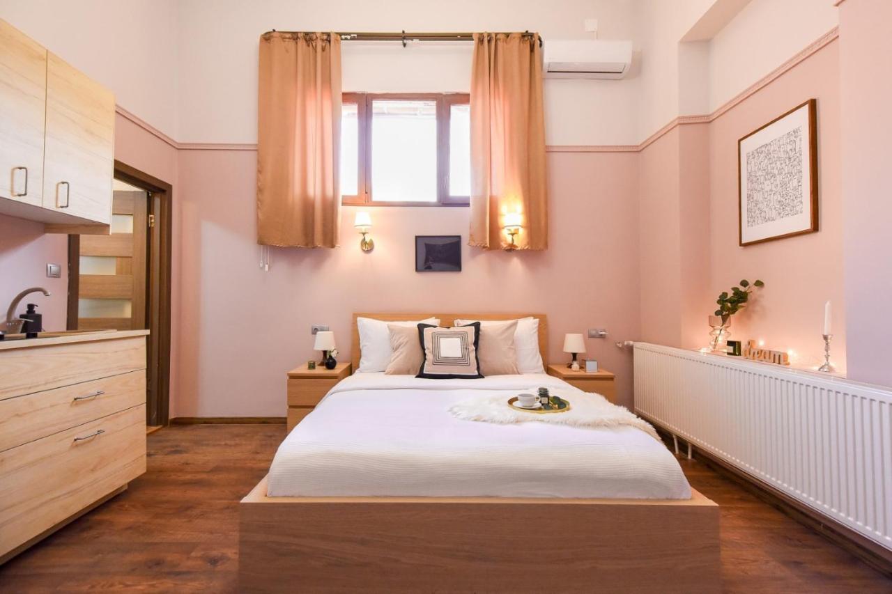 Le Petit & Cosy - Best Location Old Town & Quiet Boekarest Buitenkant foto